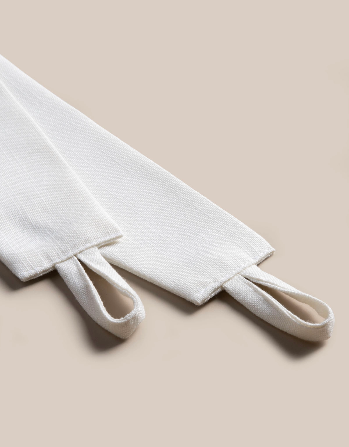 Vitt gardinomtag i tyg