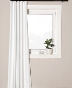 Mörkläggande, vit gardin