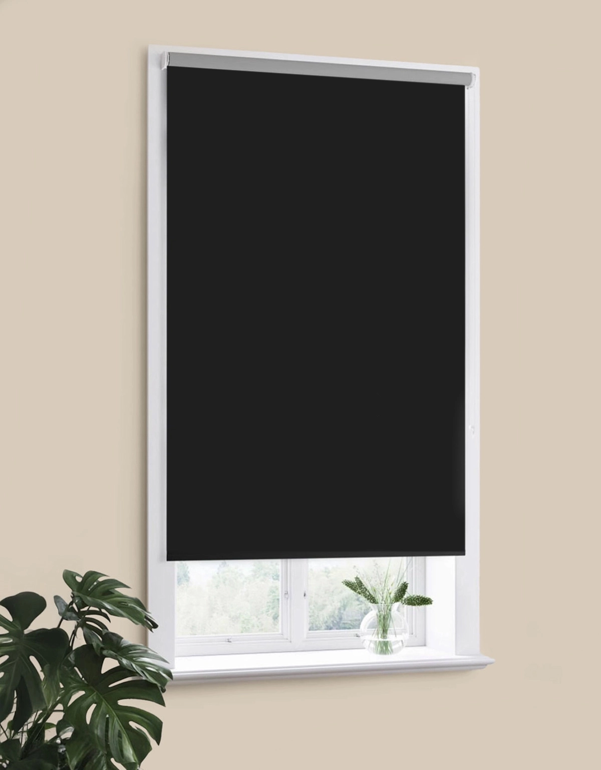 mörkläggande-rullgardin-titan-svart