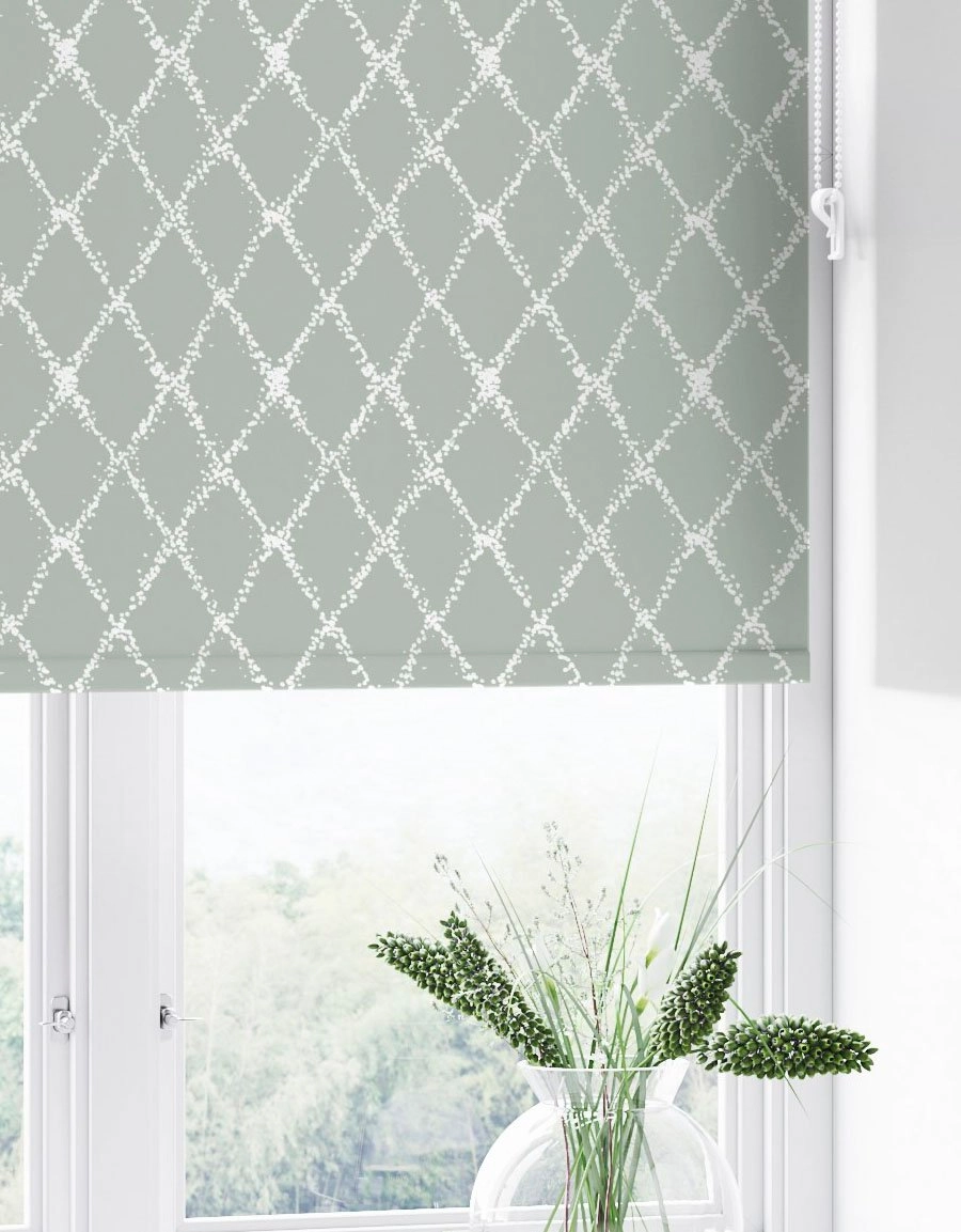 Elisa blackout roller blind, made-to-measure, green