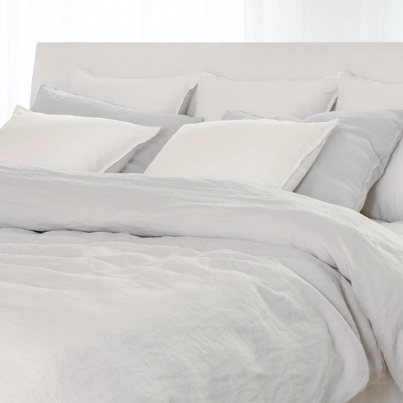 Vit sänggavel till dubbelsäng