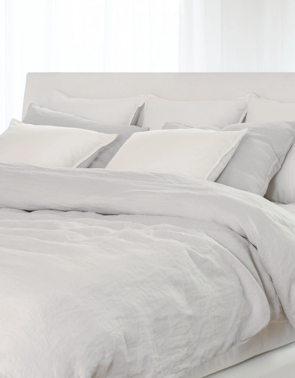 Vit sänggavel till dubbelsäng