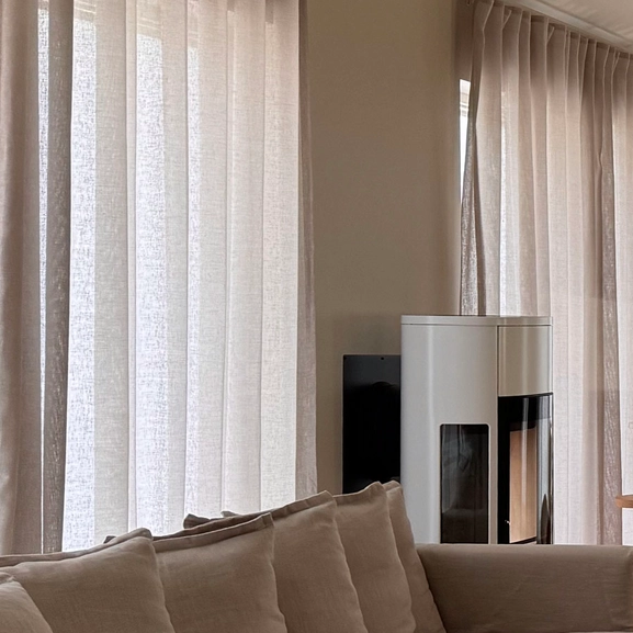 Beige avskärmande gardin Saga