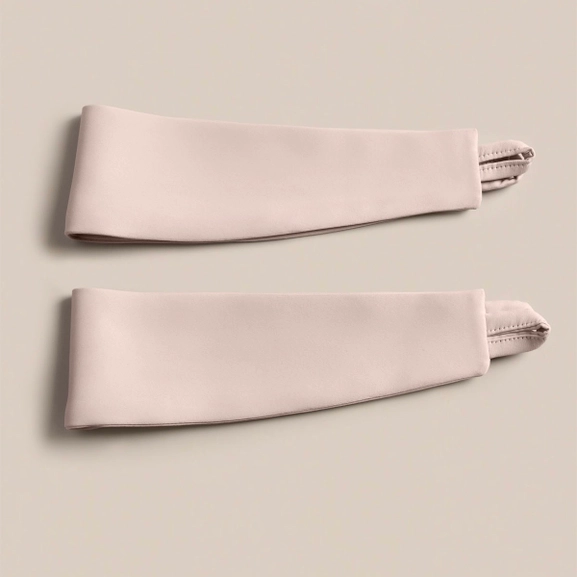 Gardinomtag i beiget tyg