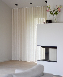 Måttillverkad gardin Mylla i vardagsrum.