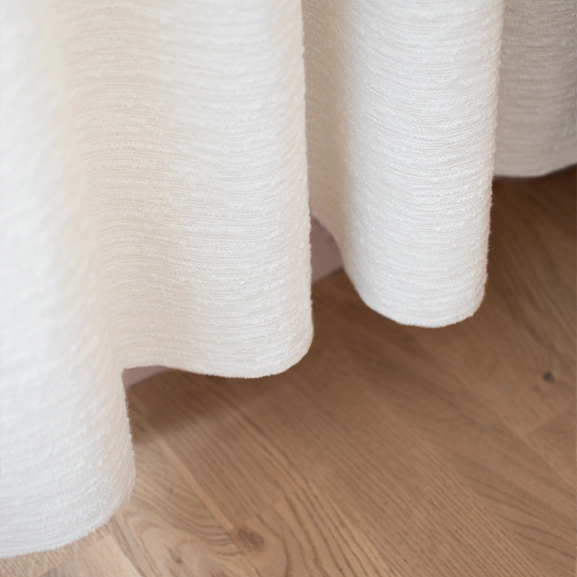 Vit bouclégardin, fåll