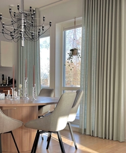 Måttillverkad gardin Lina, ljusturkos