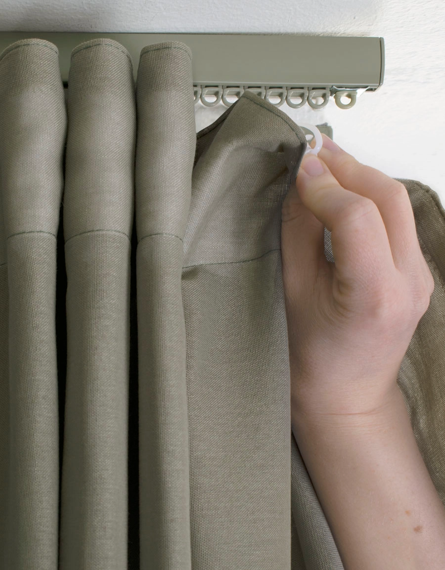 Curtain rail convex