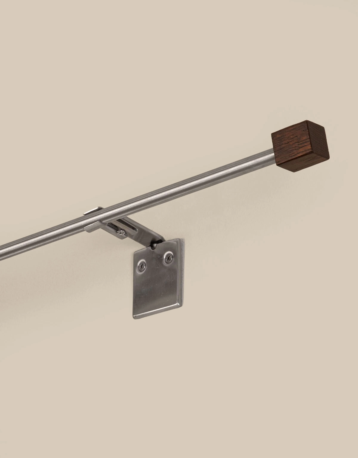 gardinstång-kvadrat-kaffe