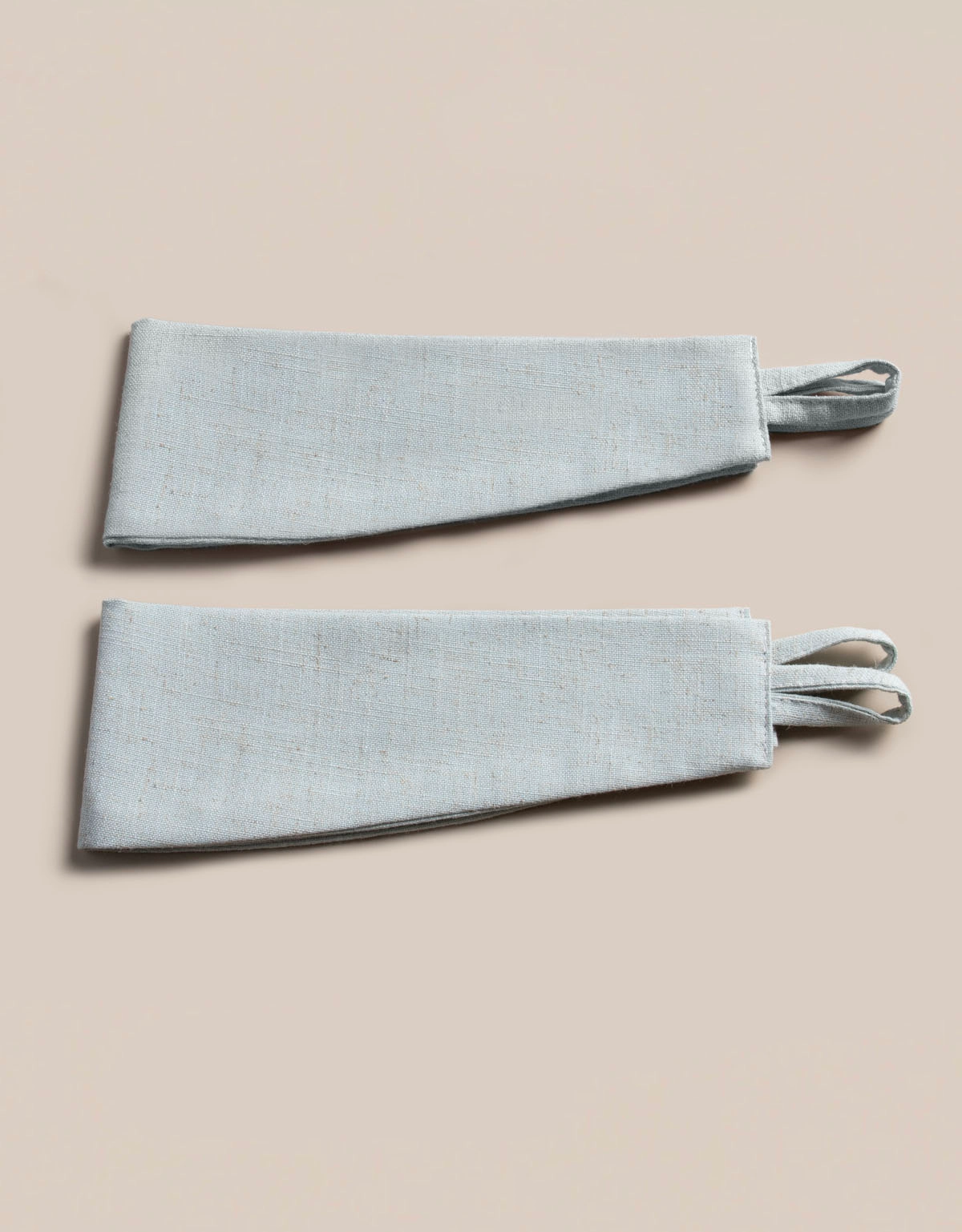 Gardinomtag i ljusturkos färg