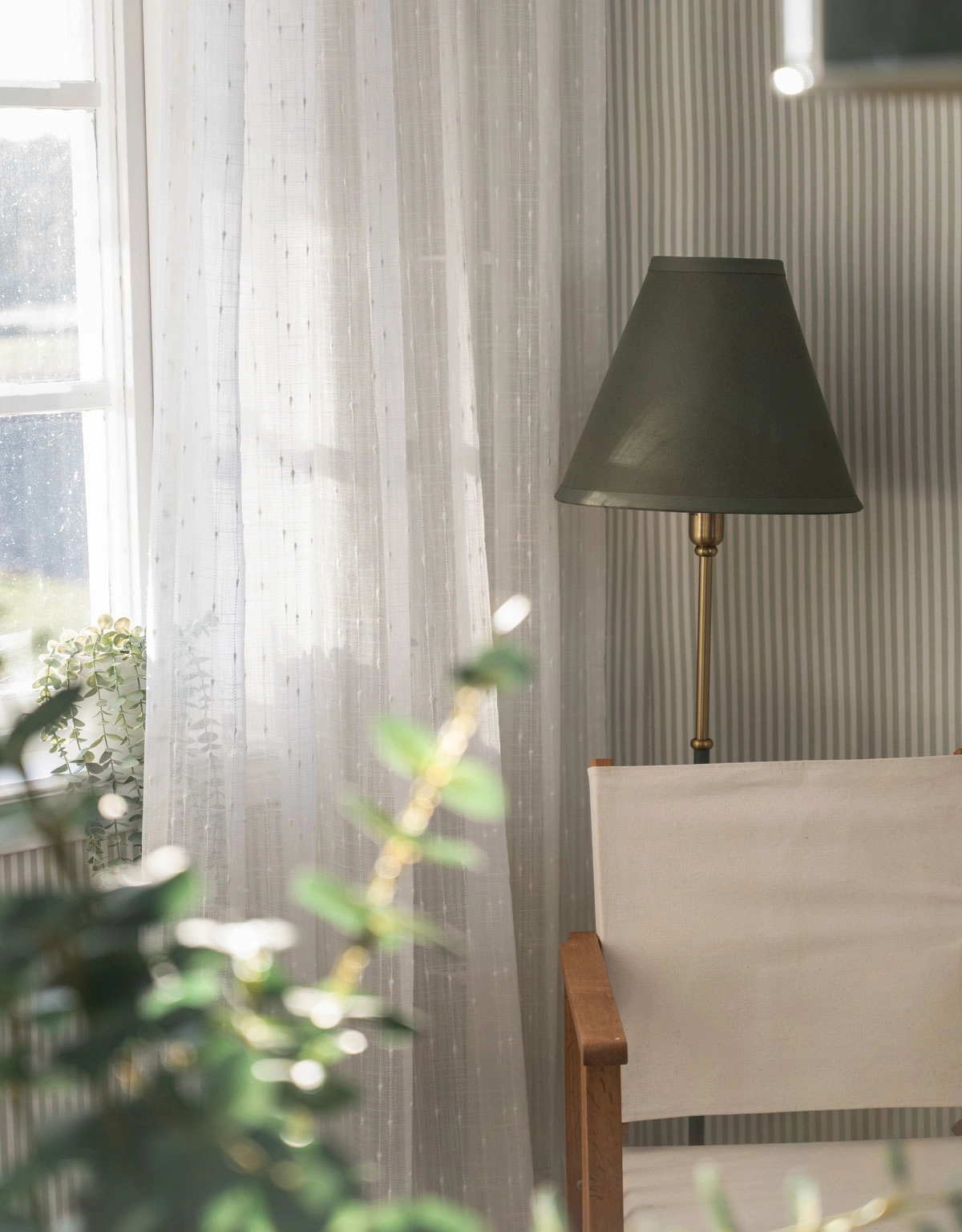 gardin-flora-vit-med-knutar