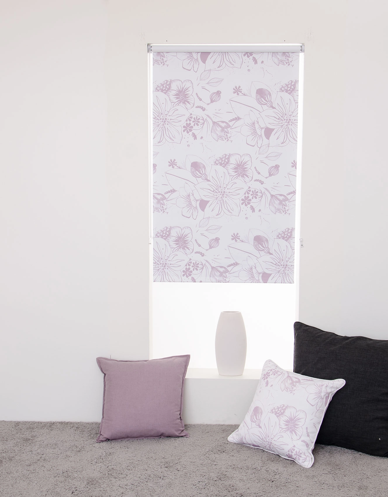 Blomma blackout roller blind Hasta