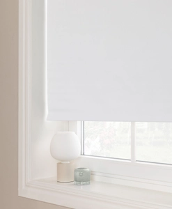 mörkläggande-rullgardin-vit