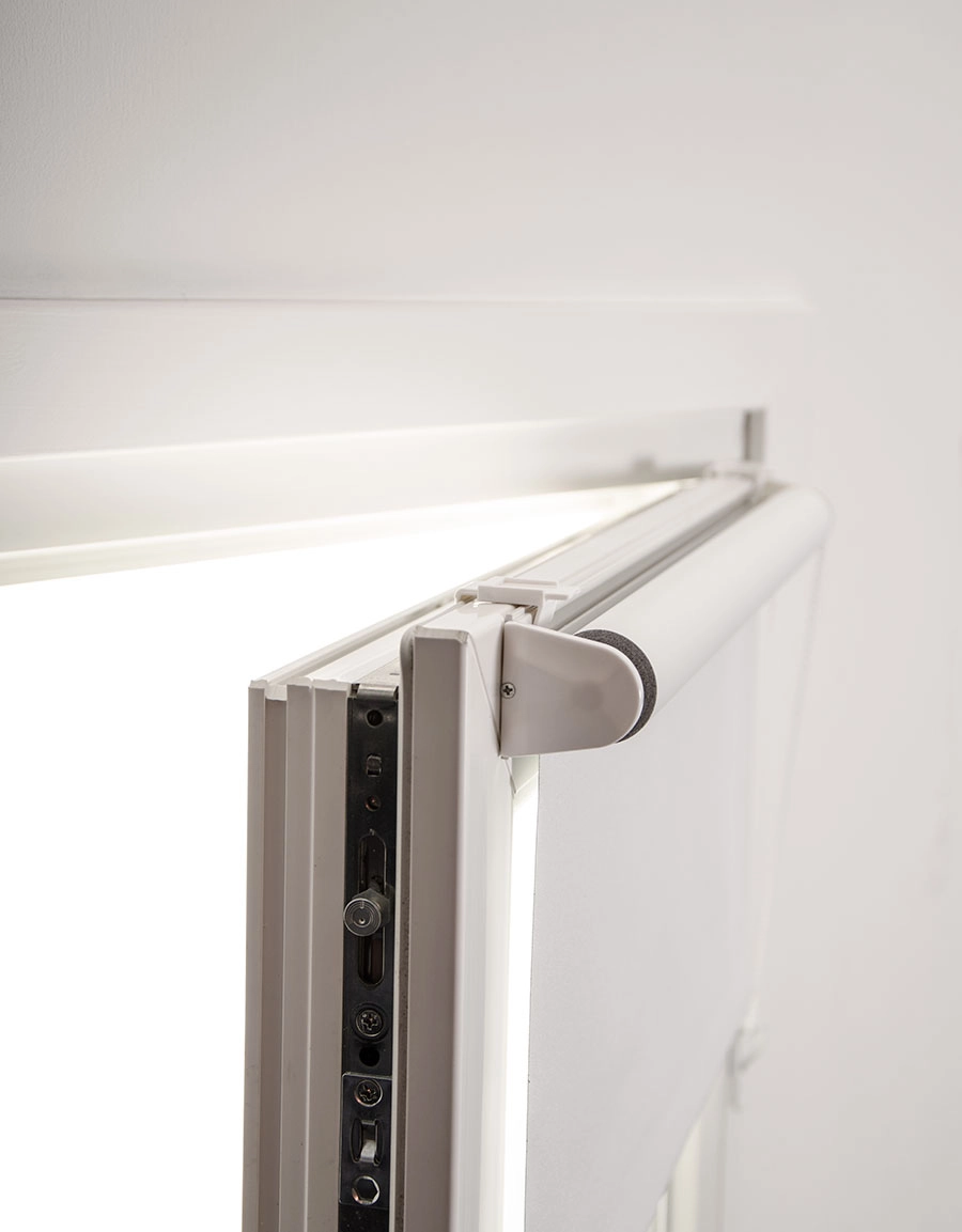 Multifix roller blind Hasta without screws