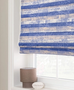 Randig hissgardin i blått och beiget