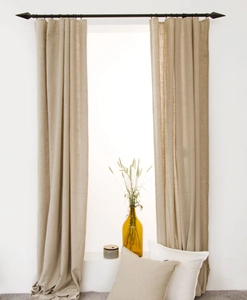 Ändknopp svart pil, Hasta