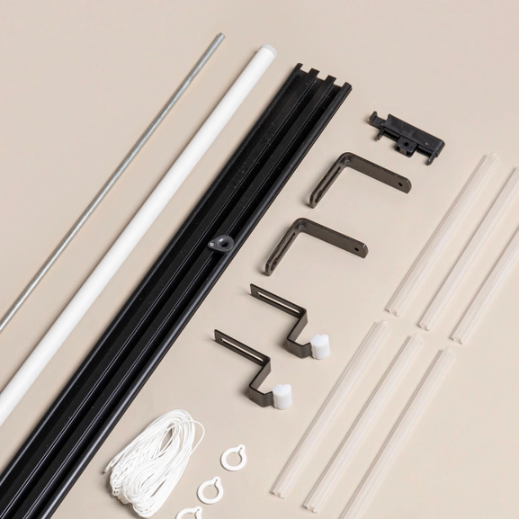 Komponenter i hissgardinssats Alu Dream svart