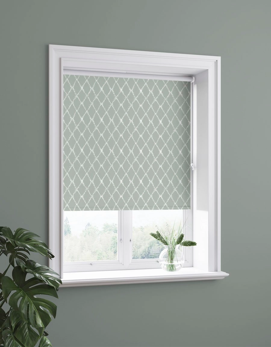 Blackout roller blind ELISA, made-to-measure, green