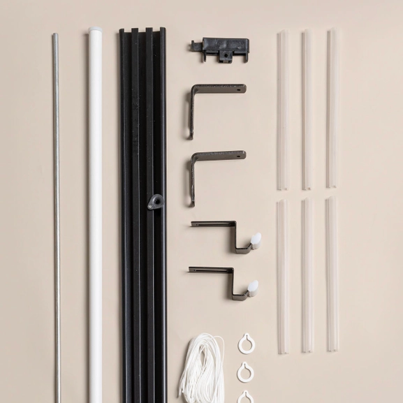 Komponenter i hissgardinssats Alu Dream svart