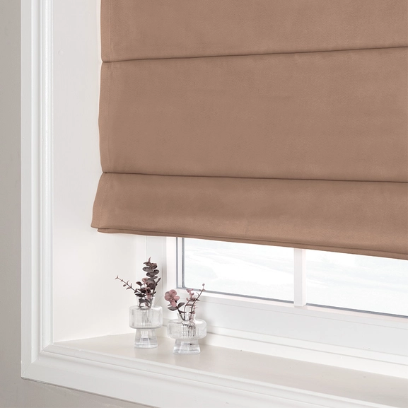 Mörkläggande hissgardin Hawick sand med lina