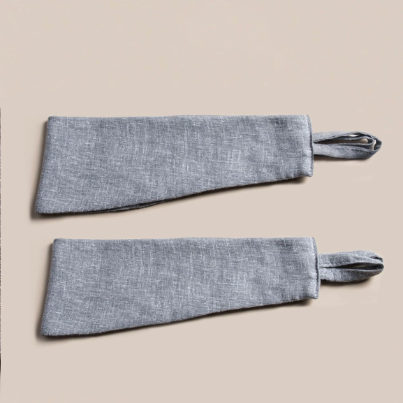 Gardinomtag i blått tyg