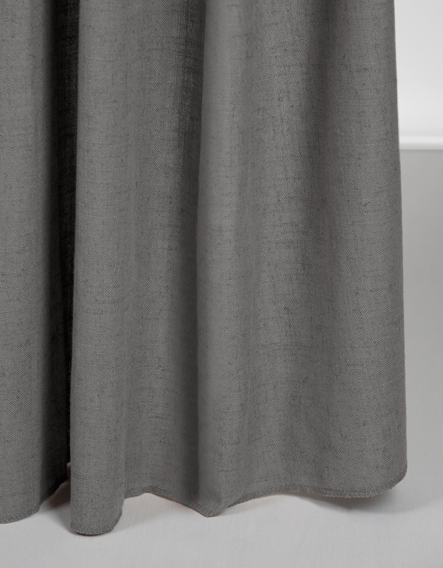 Gardin Lina, mörkgrå, närbild söm