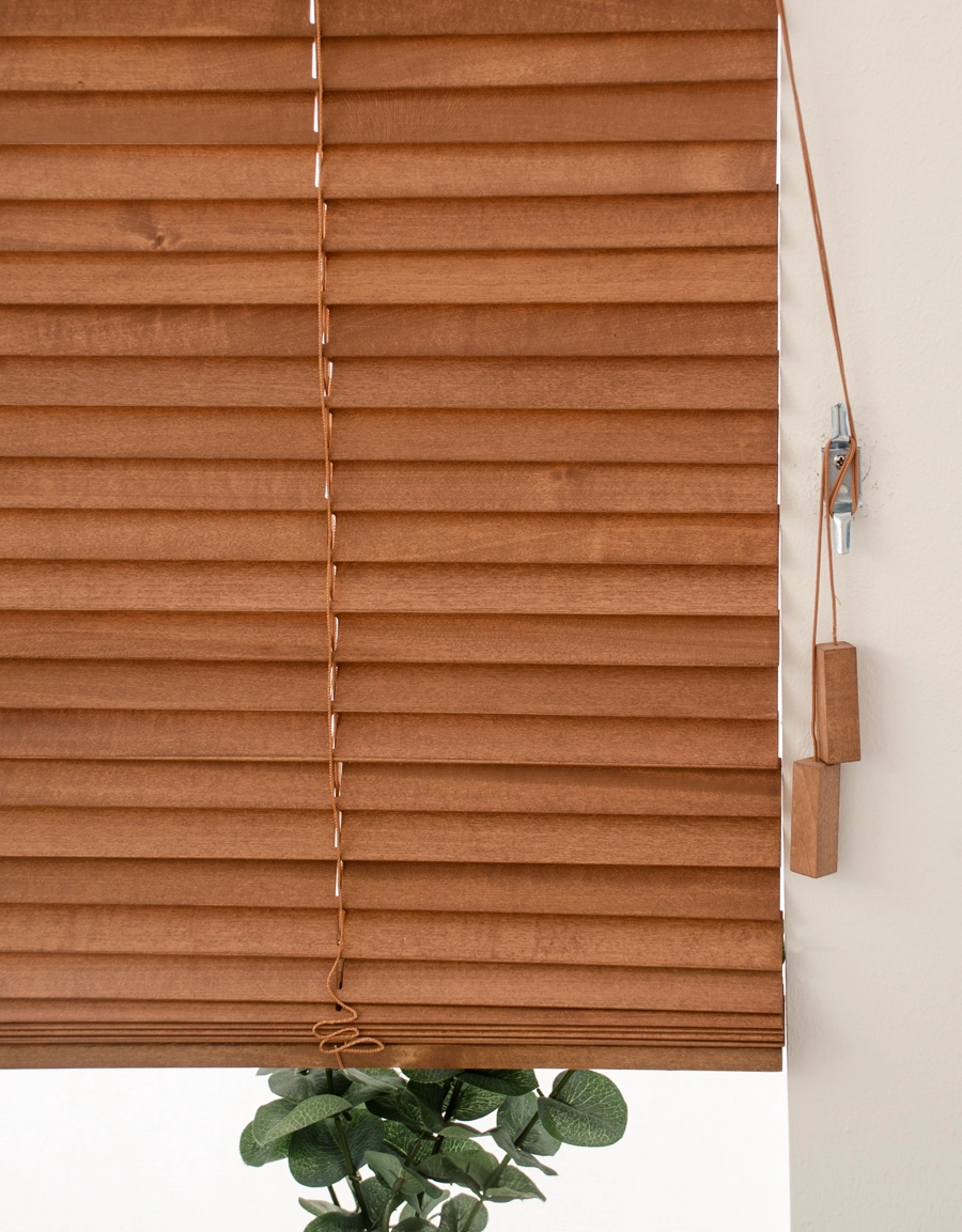 Wooden venetian blind, slat width 27 mm, cherry, several heights and widths