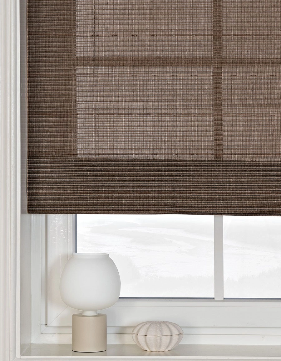 Brun hissgardin/roll-up