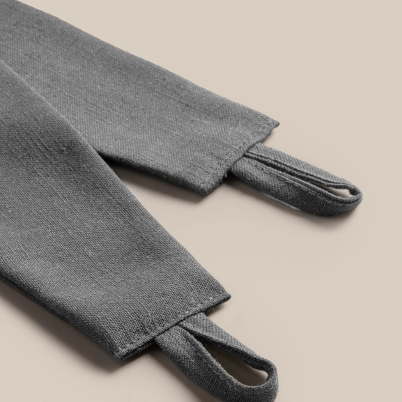 Mörkgrått gardinomtag i tyg