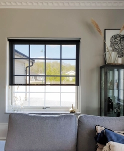 Screenrullgardin svart, måttillverkad