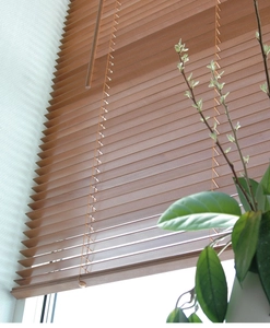 wooden venetian blind cherry 27 mm Hasta