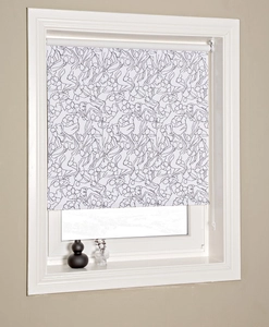 Mörkläggande rullgardin med mönster av kvinnor