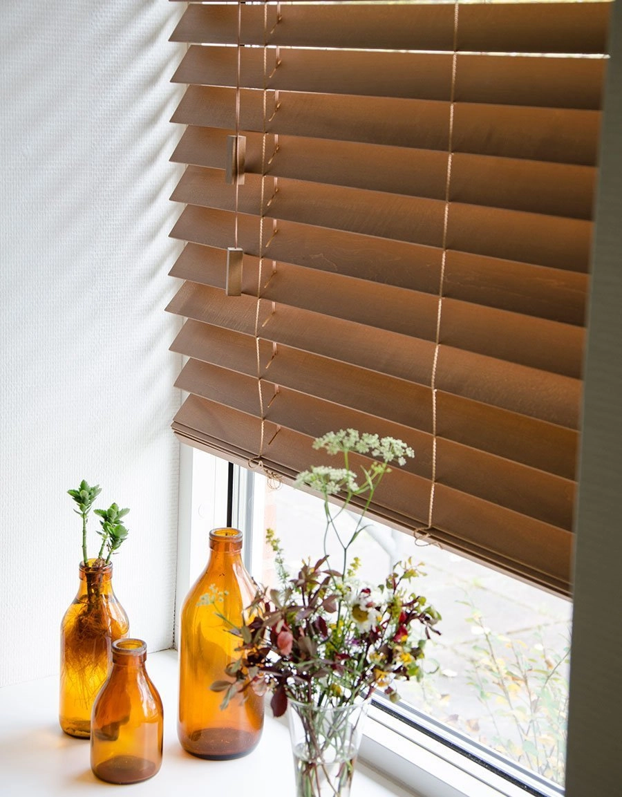 wooden venetian blind cherry 50 mm Hasta