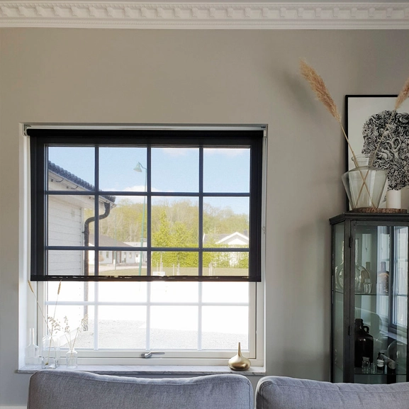 Screenrullgardin svart, måttillverkad