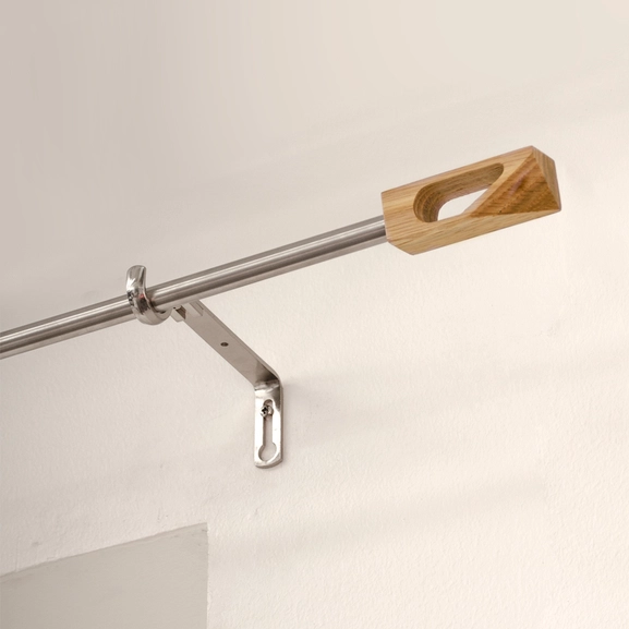 Quattro Finial Oak Hasta