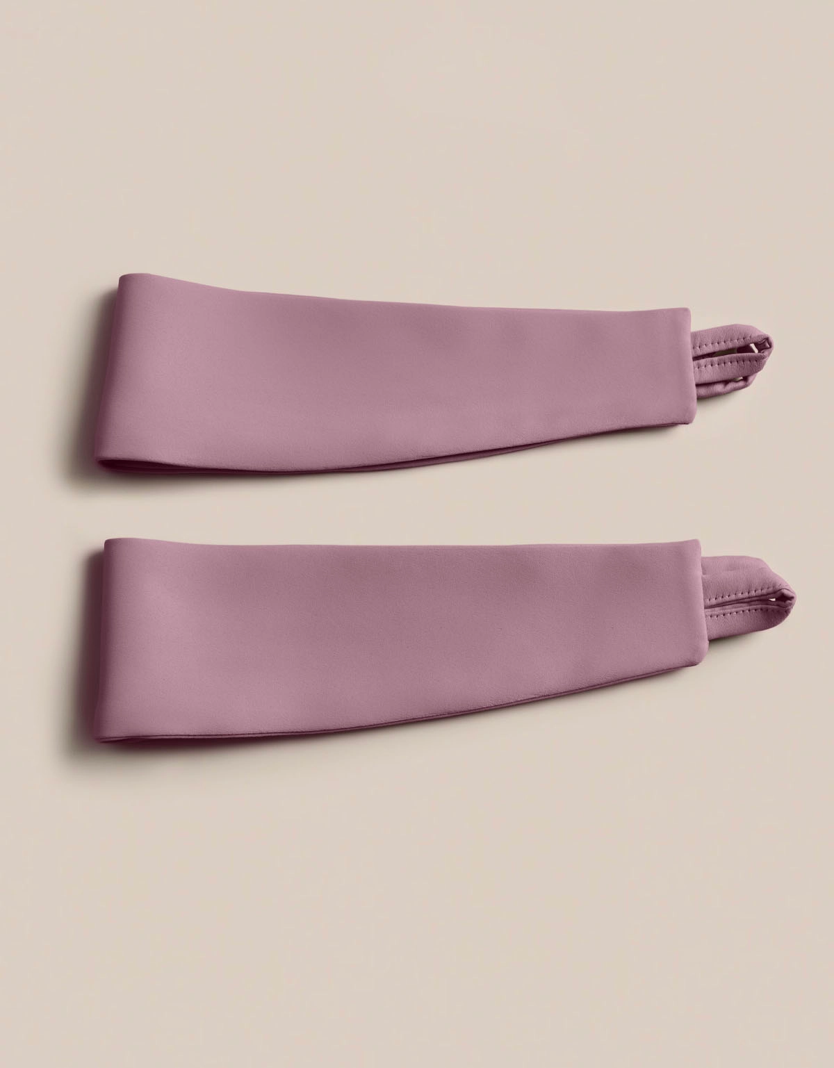 Lila gardinomtag i textil