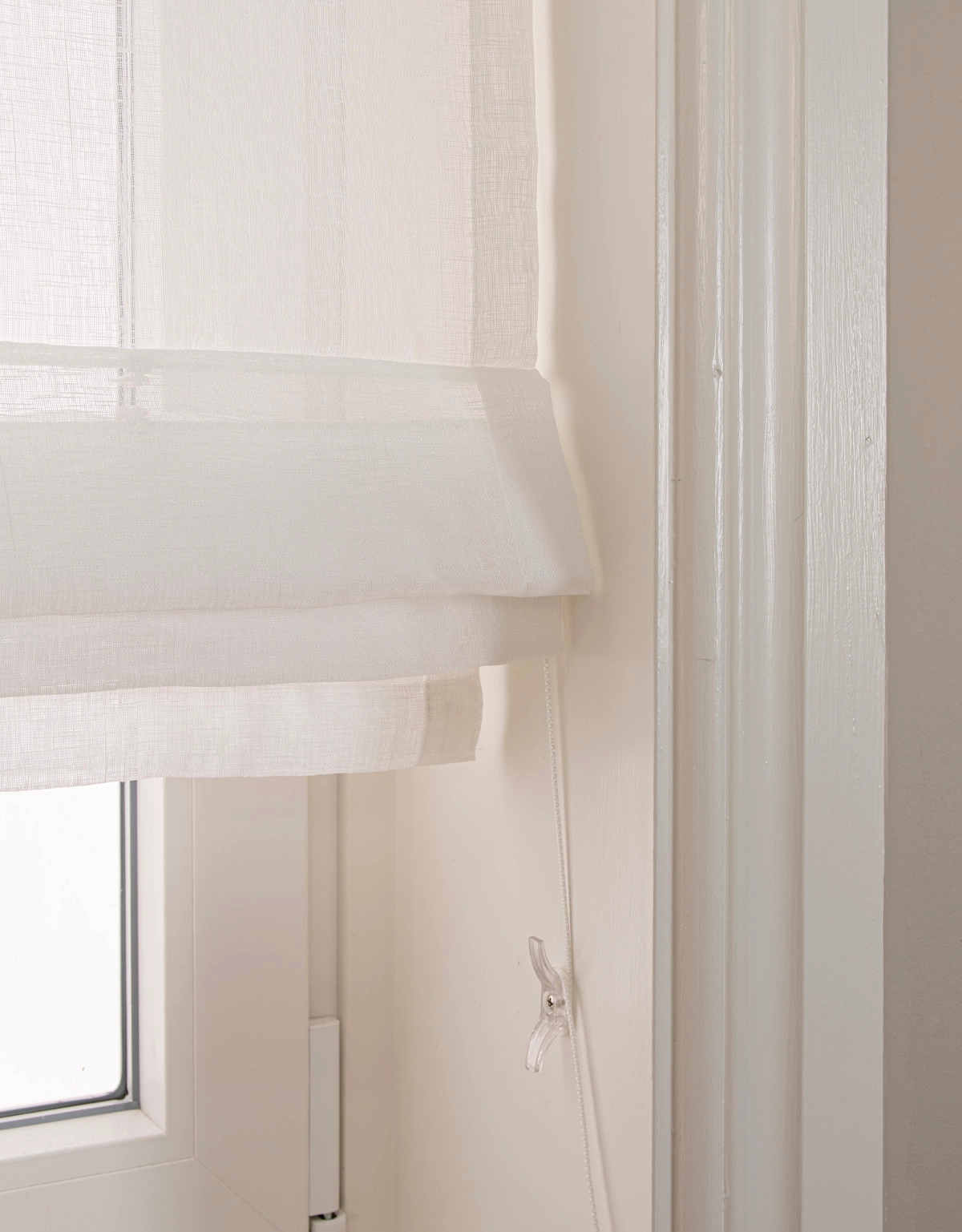 Avskärmande vit hissgardin