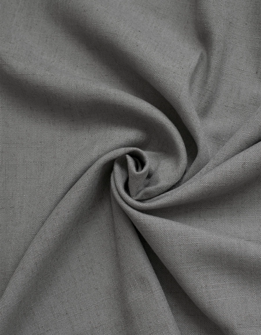 Närbild på gardinväv Lina, mörkgrå