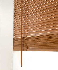 Wooden Venetian blind, slat width 27 mm, glazed oak