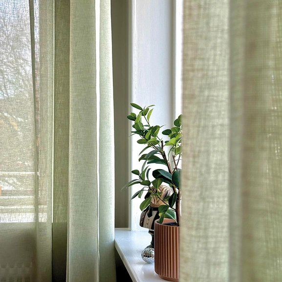 Gardin Malva i ljusgrönt