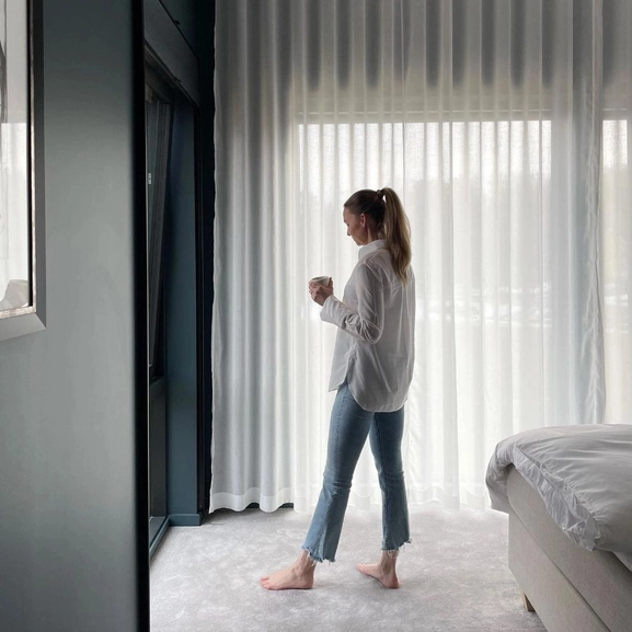 Måttillverkad gardin Viska, vit