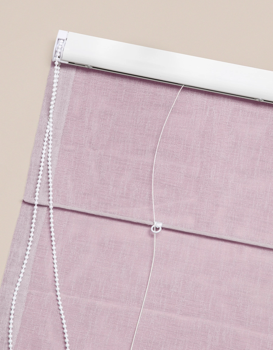 Baksidan på hissgardin med kulkedja i tyg Malva, lavendel