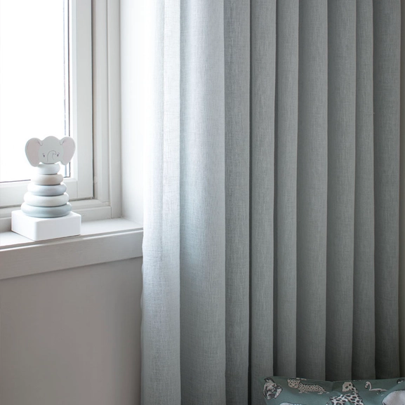 Avskärmande blå gardin