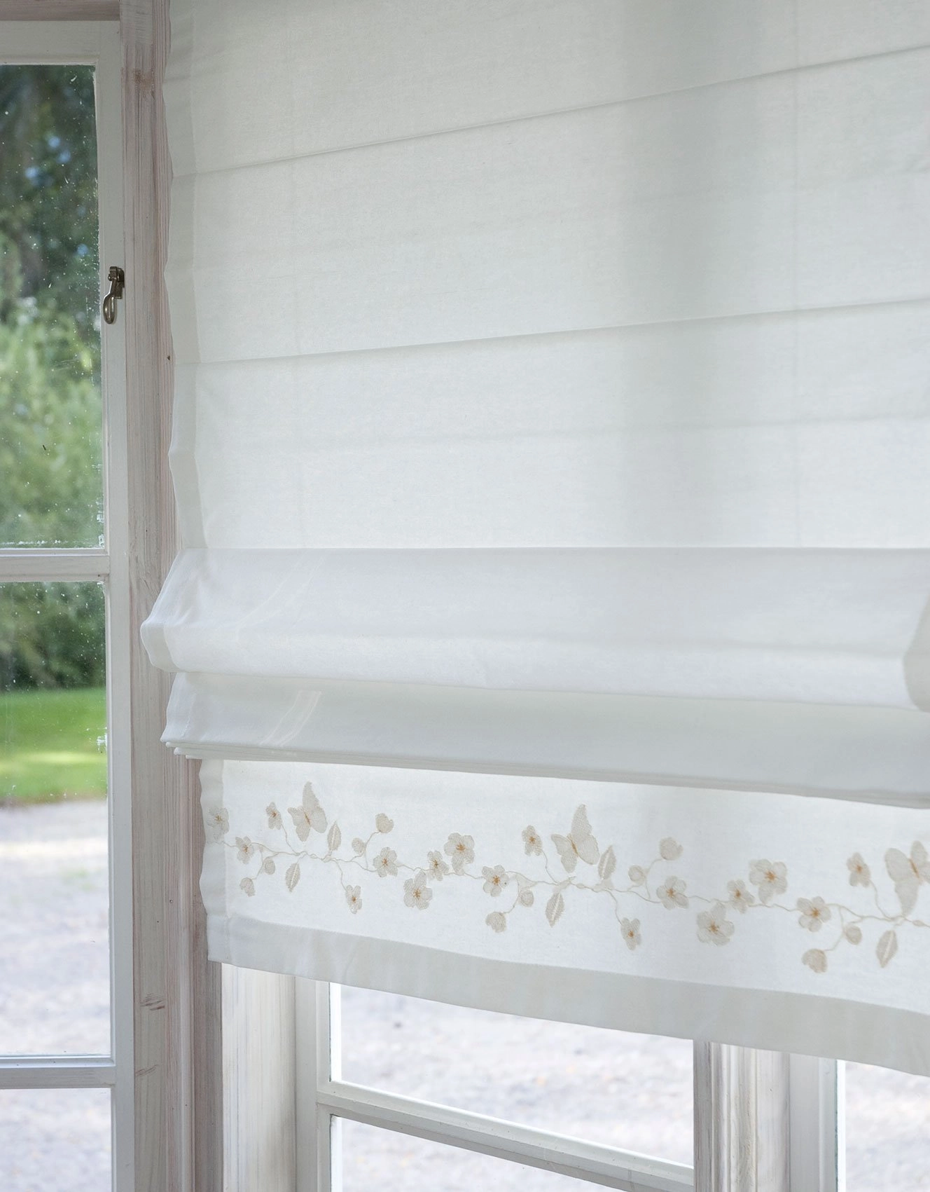 Elsa pull-up curtain with fine embroidery from Hasta