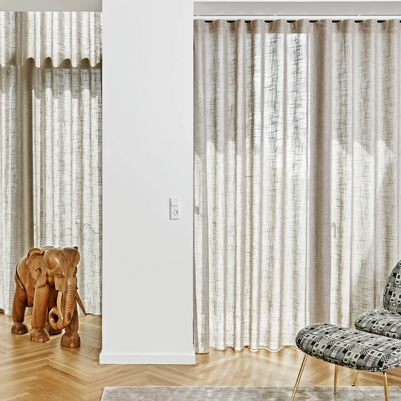 Superellipse curtain rail