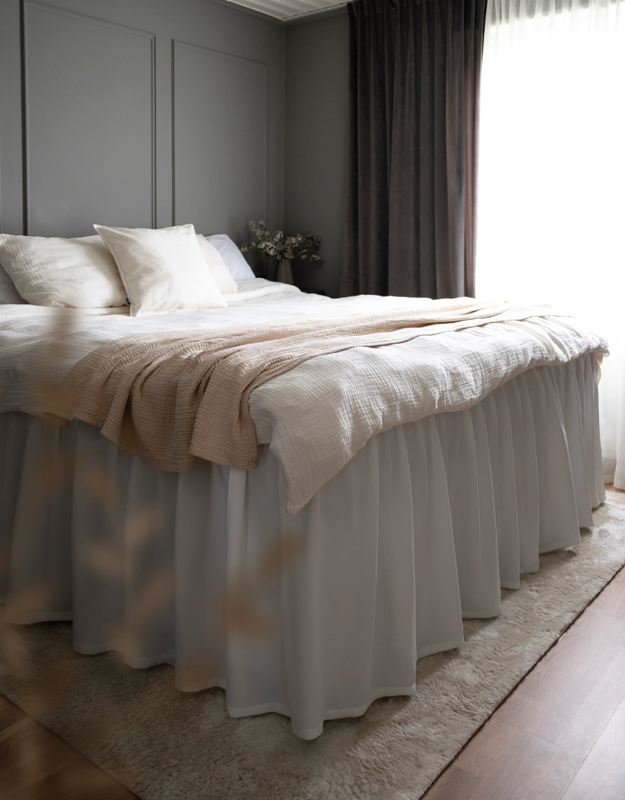 White bed skirt