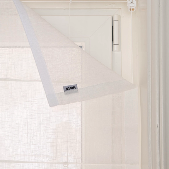 Avskärmande vit hissgardin