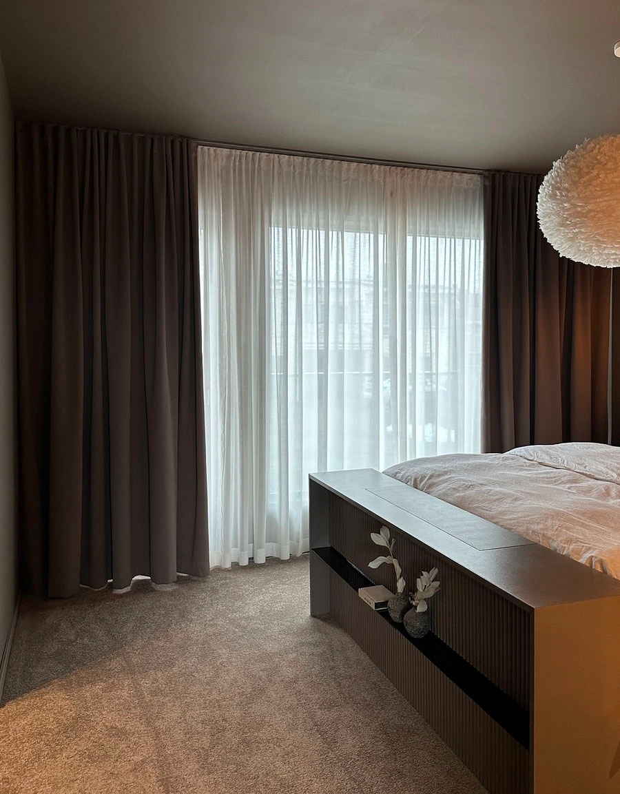 Flamskyddad gardin Hawick, brun, måttillverkad