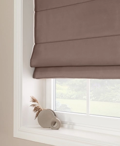 Brun mörkläggande hissgardin i framskyndat tyg