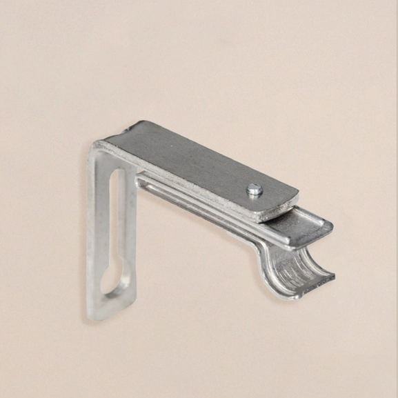 Väggfäste till gardinstång i silver